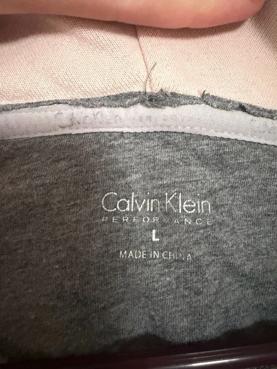 Calvin Klein Two-Tone Pink and Gray Performance Crew - Picture 3 of 5